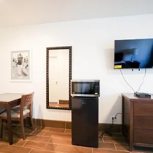 Signal Hill Hotel